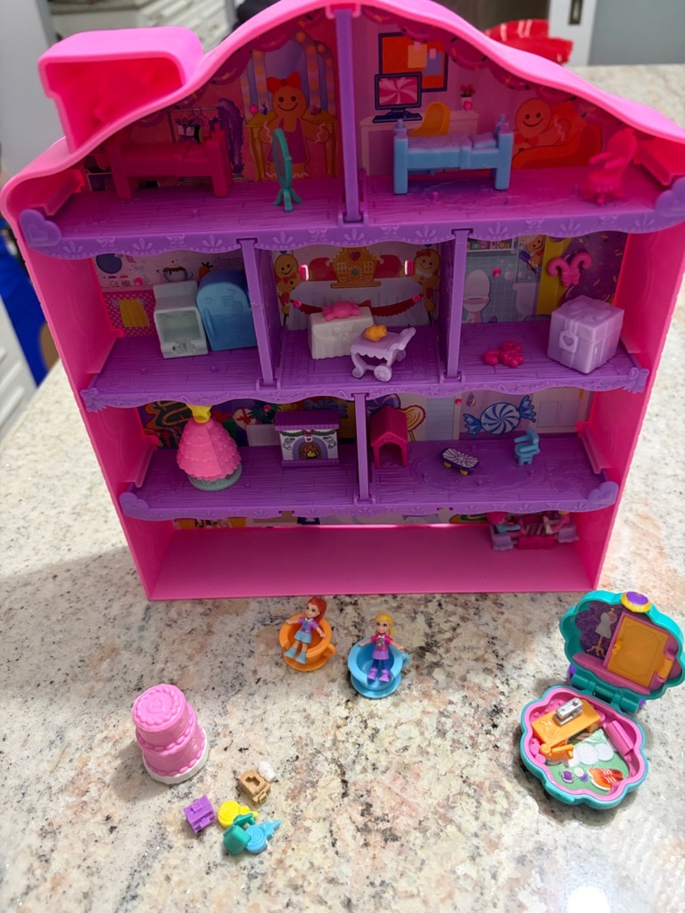 Polly Pocket Christmas Dollhouse with Accessories and bonus Pocket